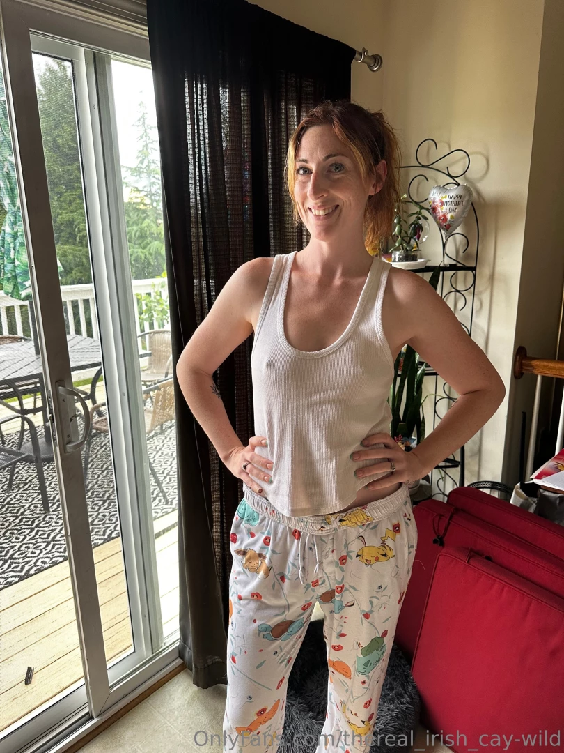 Shall i go on out on the deck and have a drink like this 