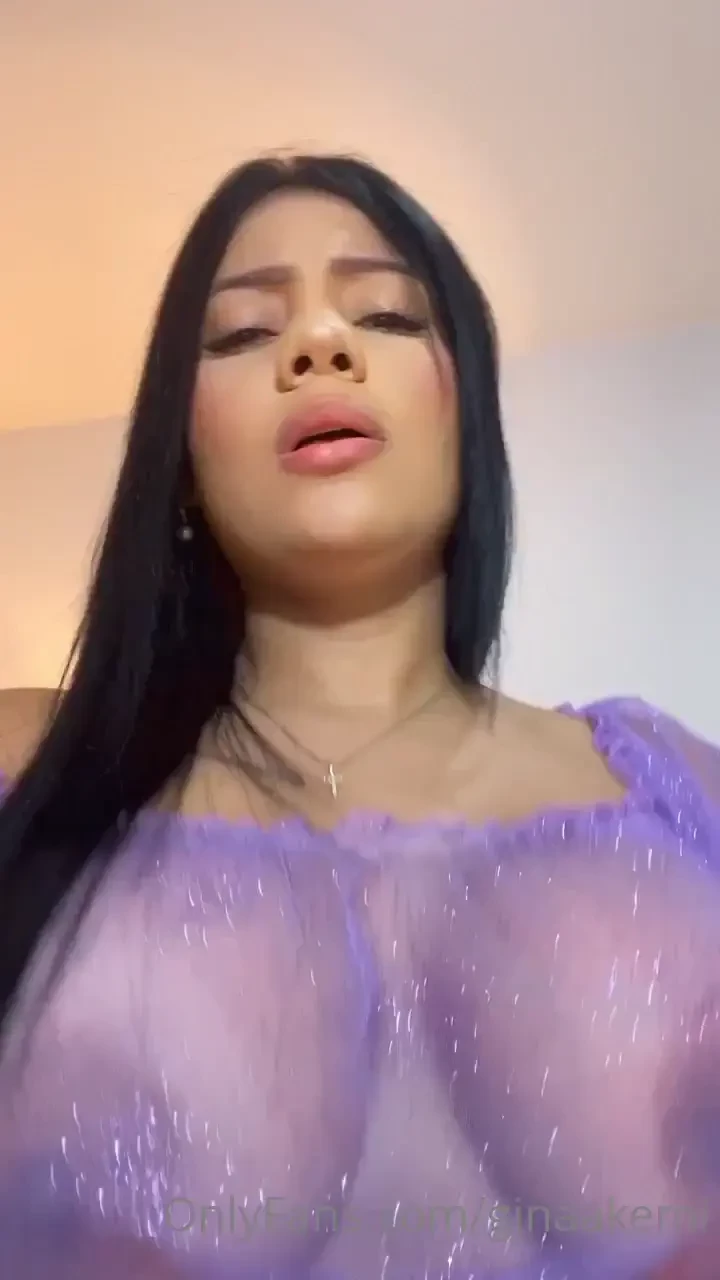 Bouncing my boobies 