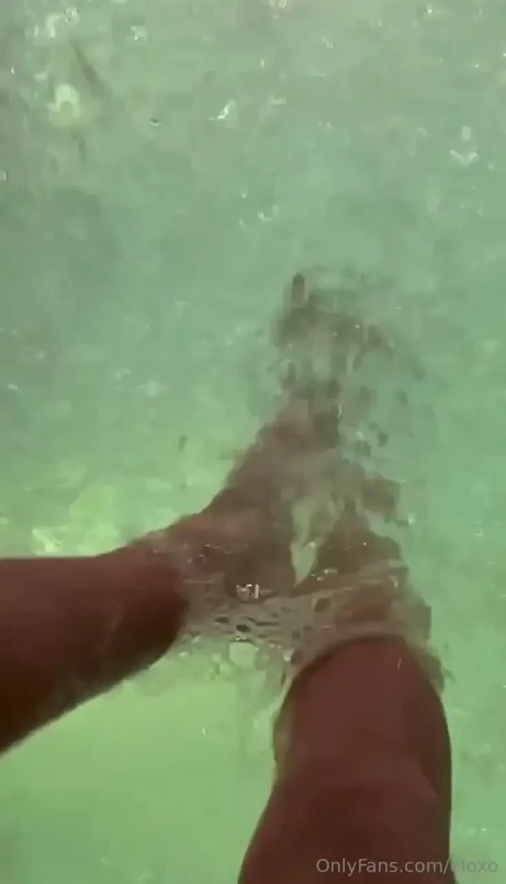 Un petit jacuzzi avec moi bb 