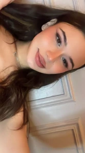 Sweet like honey but i sting if you play too nice