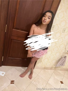 Come see my heavy titties hanging on my paid page bustyplaydoll