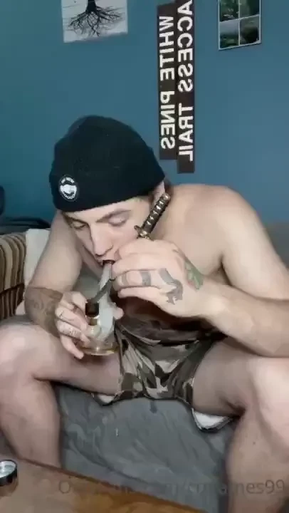 Who likes smoke clouds i blow big ones 