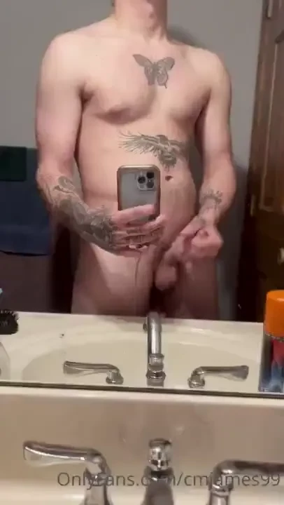 Jerking off in the bathroom 