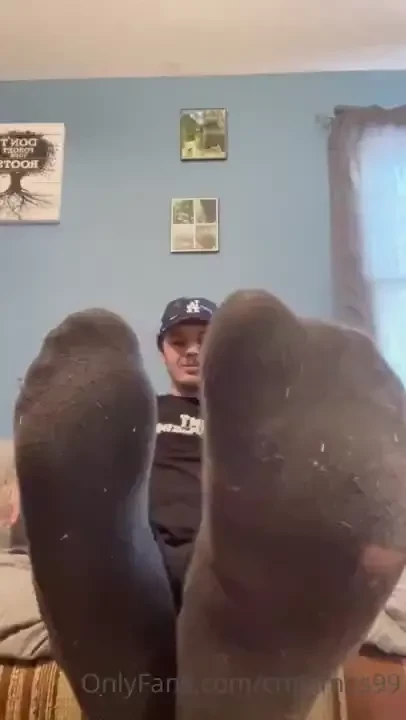 On your knees for these sweaty socks 