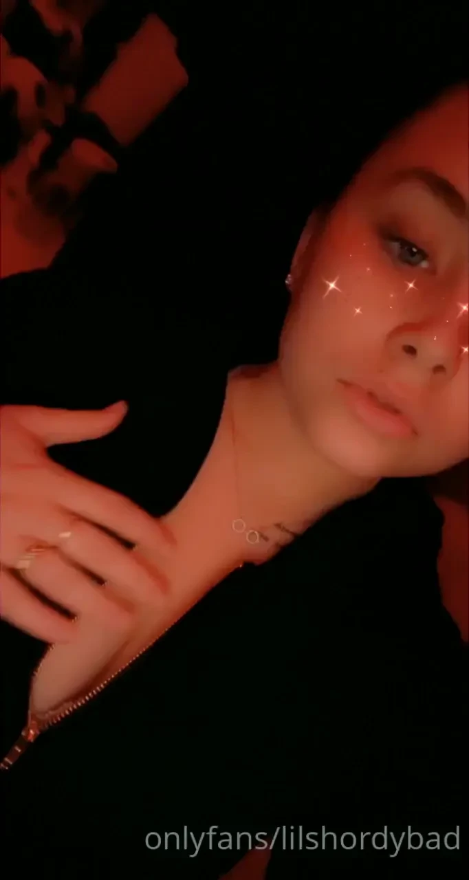 Anyone wanna buy me dinner tonight if you do you ll get a nice treat 