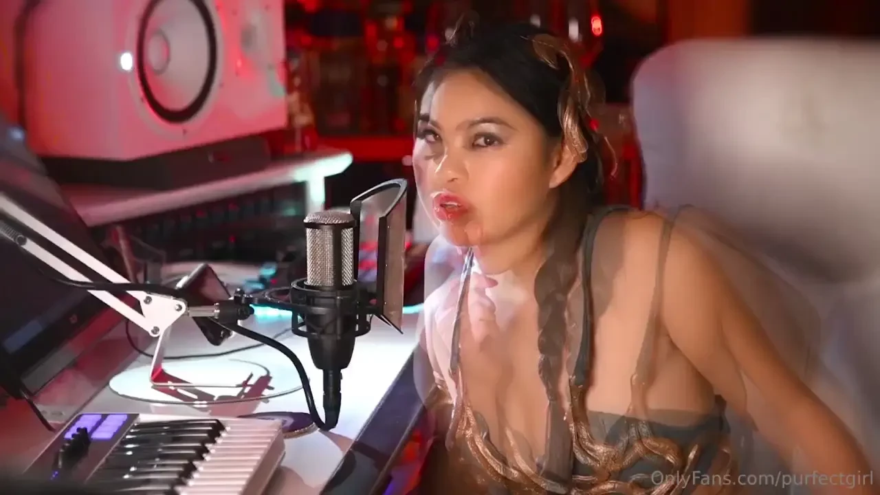 Slave leia asmr cindy starfall break out the headphones and prepare 