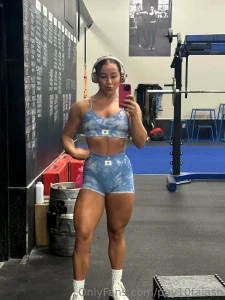 Ready to see my sexy gym routine part 1