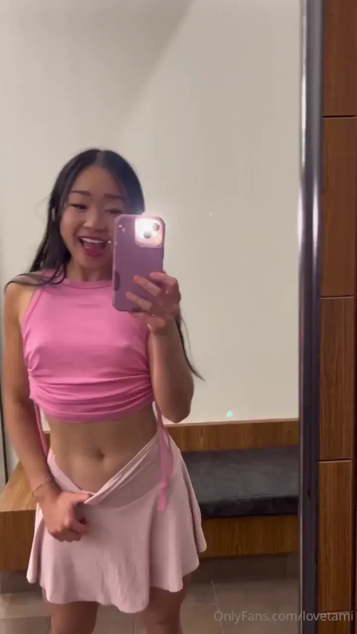 Hope this wouldn t distract you too much working out with me 