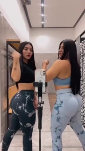 Today we work these glutes so that later you can break them hehe if we