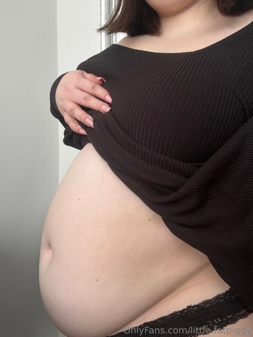 Long time no see look how stretched is this morning belly give u some part 4 