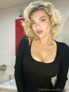 How do you like me in a black dress dad