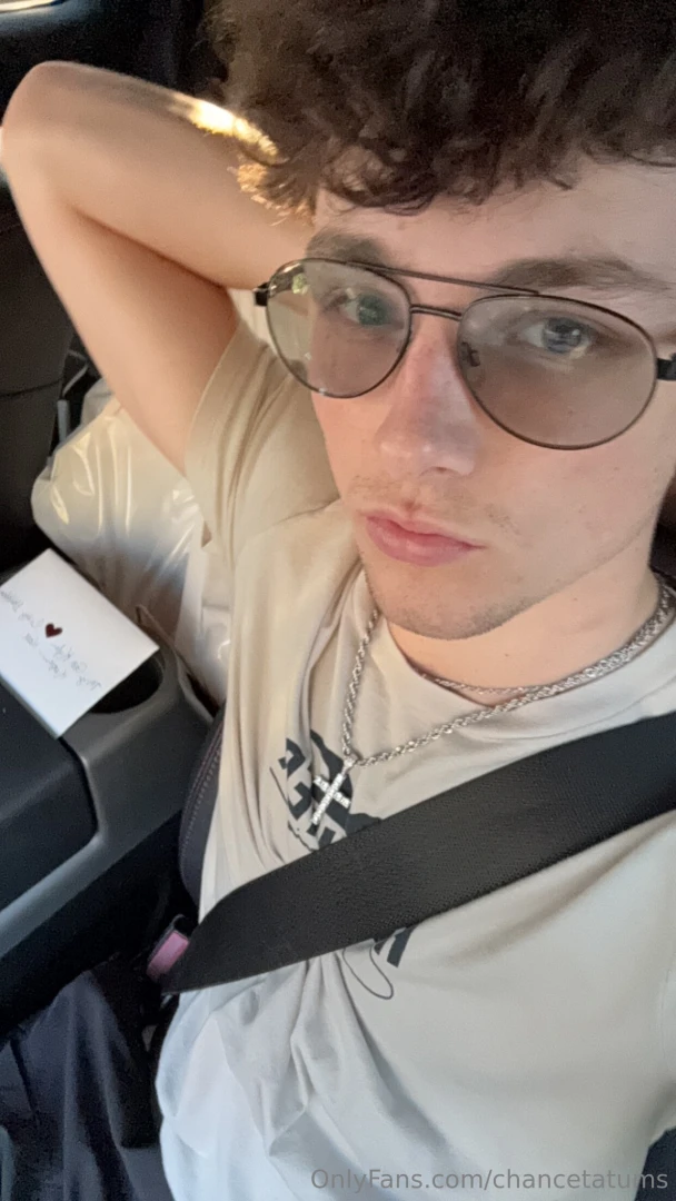 I fucking need road head i m sorry this isn t a nude also btw i m just 