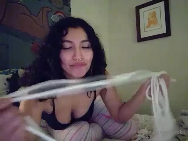 Dildo sucking and chit chats p 