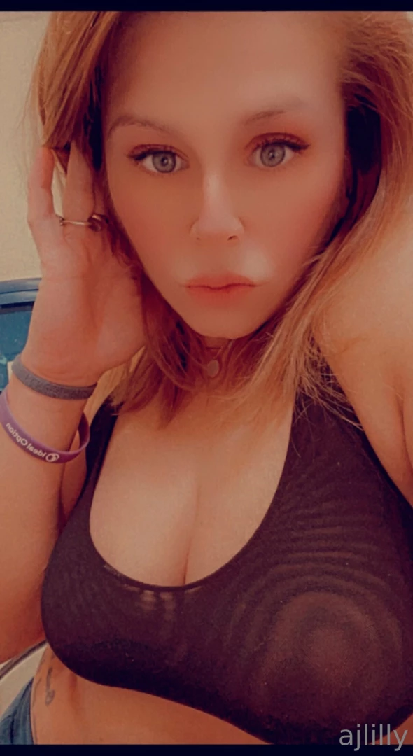 Hi boys who wants to play with me i d love to send you guys some part 5 