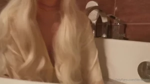 Relaxing bath tub session part 1