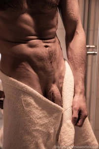 New post on my vip page maxaesthetics