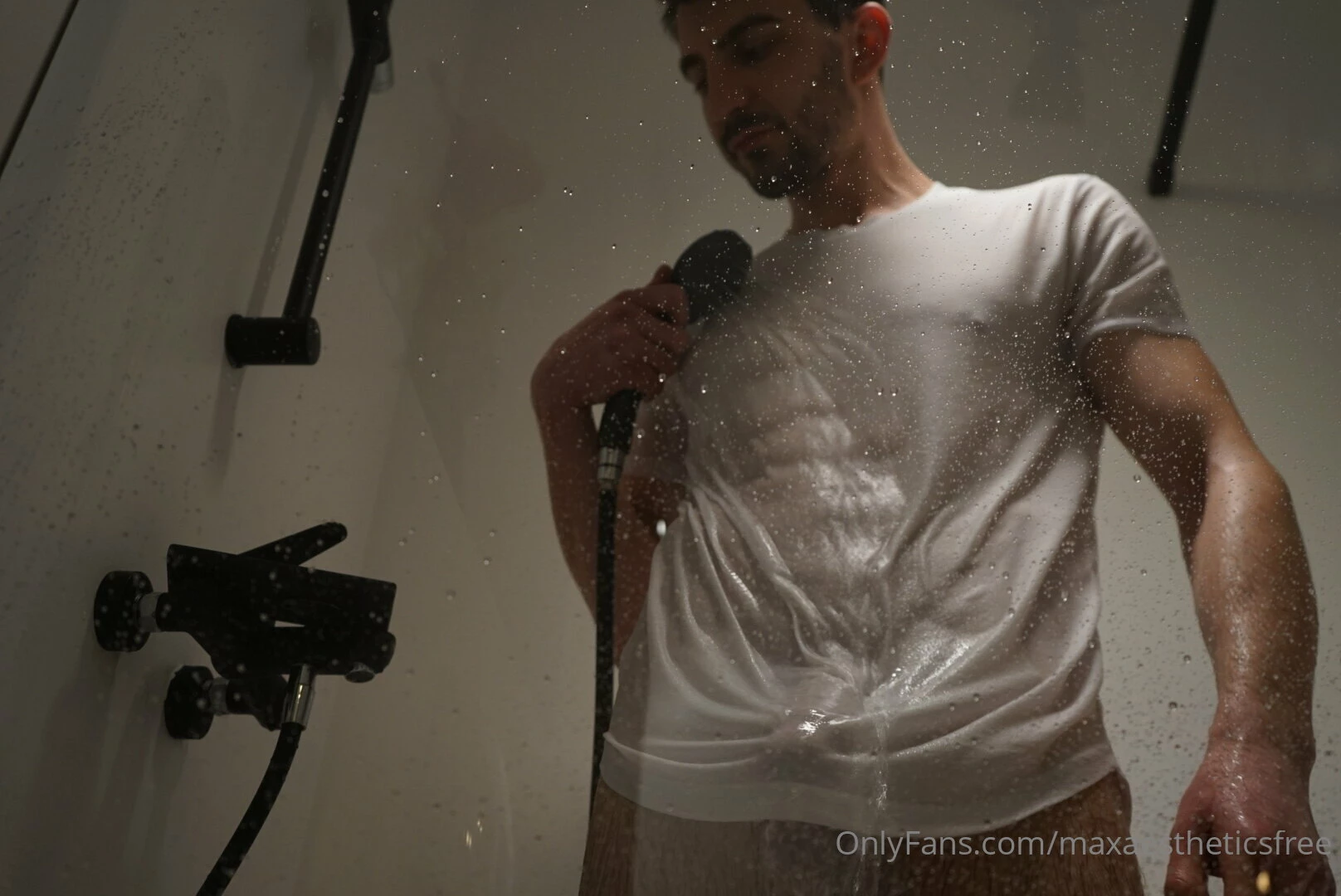 Take off my wet t-shirt 