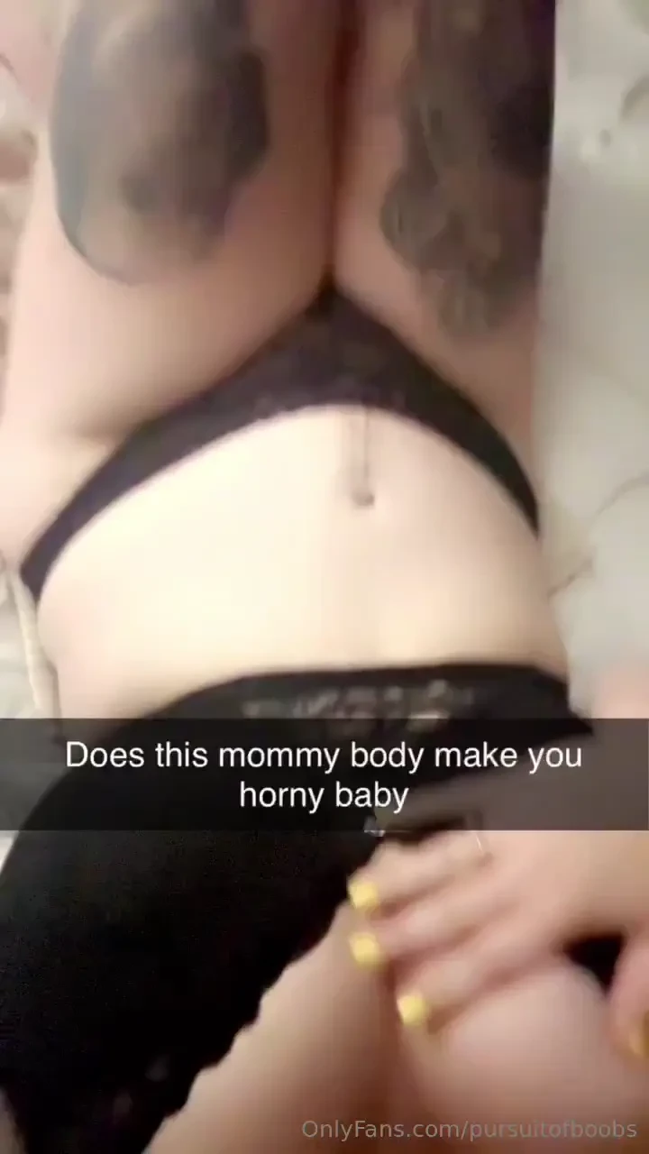 Mommy s first time self-fucking and draining her pussy since surgery 