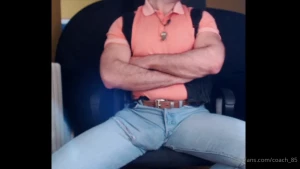Big cock flex in jeans