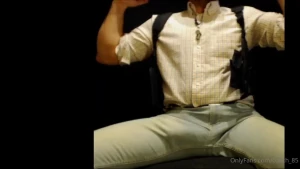 Bulging fat cock in denim