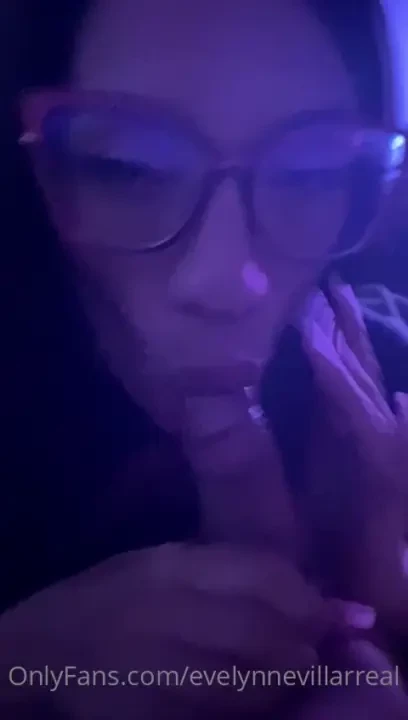 Te gusta como me veo chupando do you like how i look sucking 
