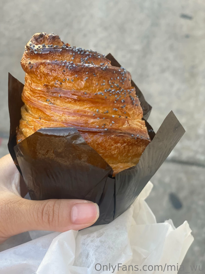 Mmhhh i discovered this new pastry it s called a nbsp cruffin nbsp a part 1 