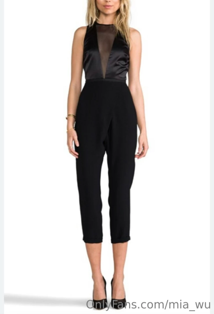 Hoouhouuu fans malgr mes rondeurs trouvez-vous que ce jumpsuit me va 