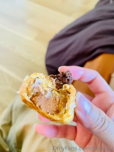 Sharing with you my pastry discoveries they are small cream puff fill
