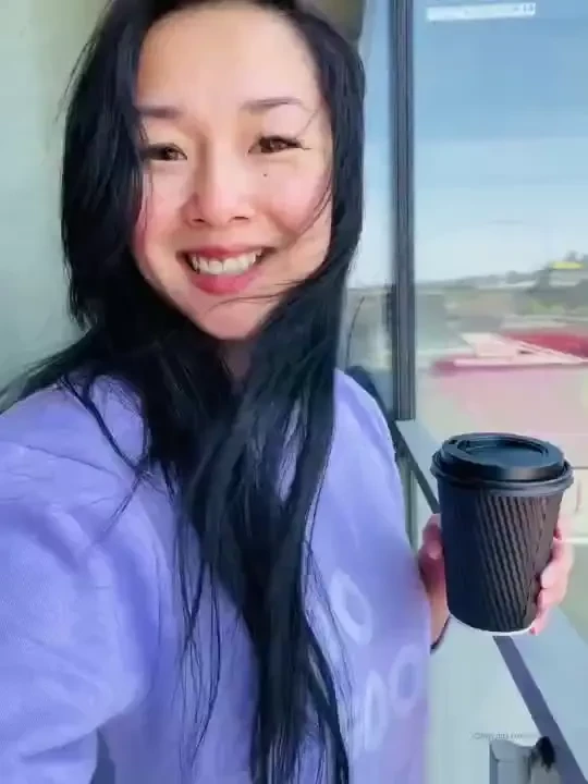 Hihi petite vue de mon balcon ce matin accompagn d un bon mochaccino 