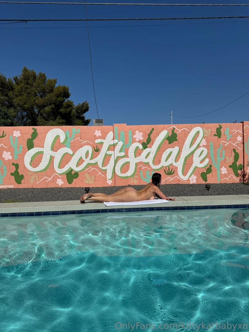 Tanning nude is always better 