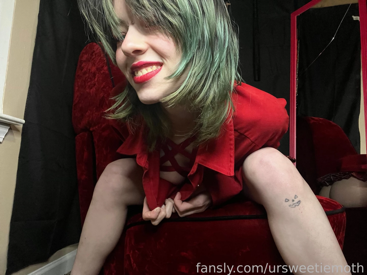 Ruin my makeup lipstick makeup redlipstick red miniskirt alt fatpussy part 1 