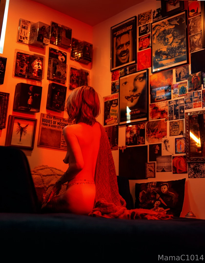Horror babe 