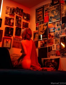 Horror babe