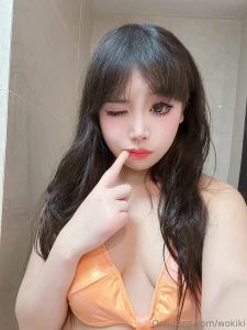 Hihi guess what i had the cutest lil photoshoot in the shower today part 3