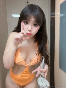 Hihi guess what i had the cutest lil photoshoot in the shower today part 2