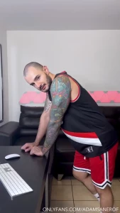 Quick jerk off sesh i came back home and needed to bust a load so i