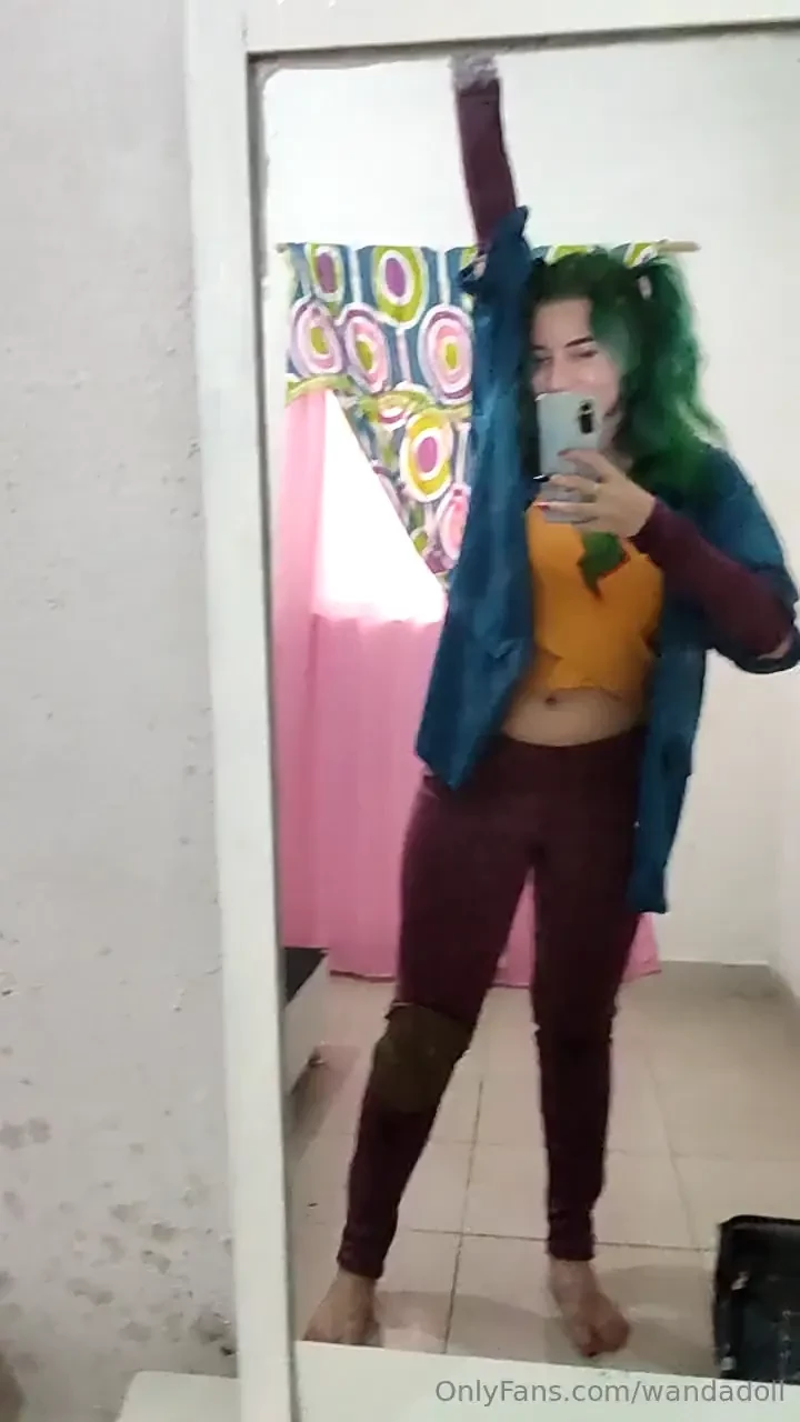Showing my cosplay i know that isn t a sexy way but i just feel pretty 