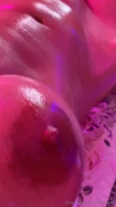 Esto de grabarles contenido todas las noches y siempre terminar llena