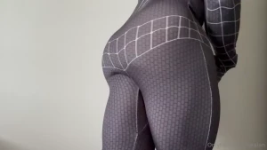 Qu est ce que je pr pare un duo avec spiderman juste une vid o en