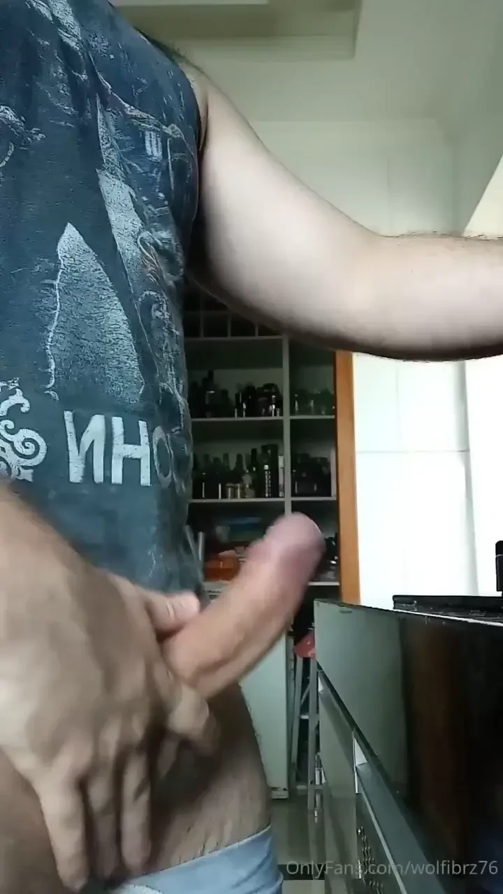 Looking for kitchen assistant primary function assist the cooker 