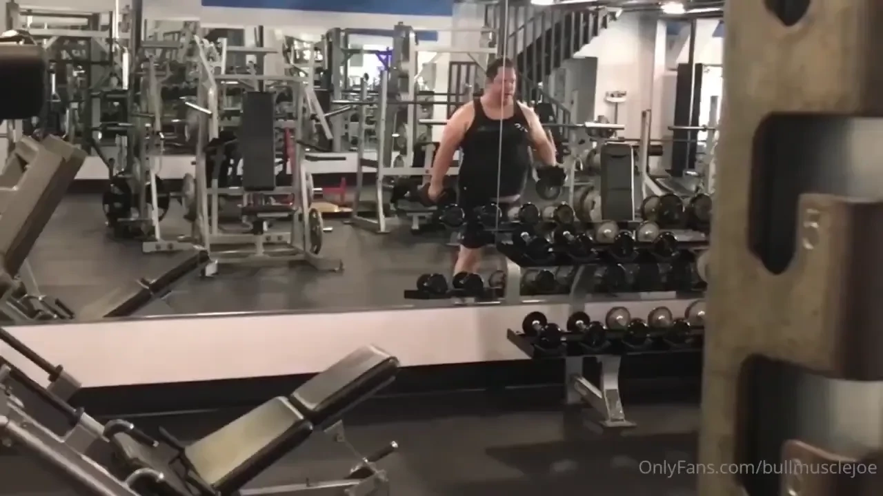 Bullmusclejoe gym pickup slut - remastered 