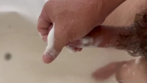 Jerking off in the shower cumshot