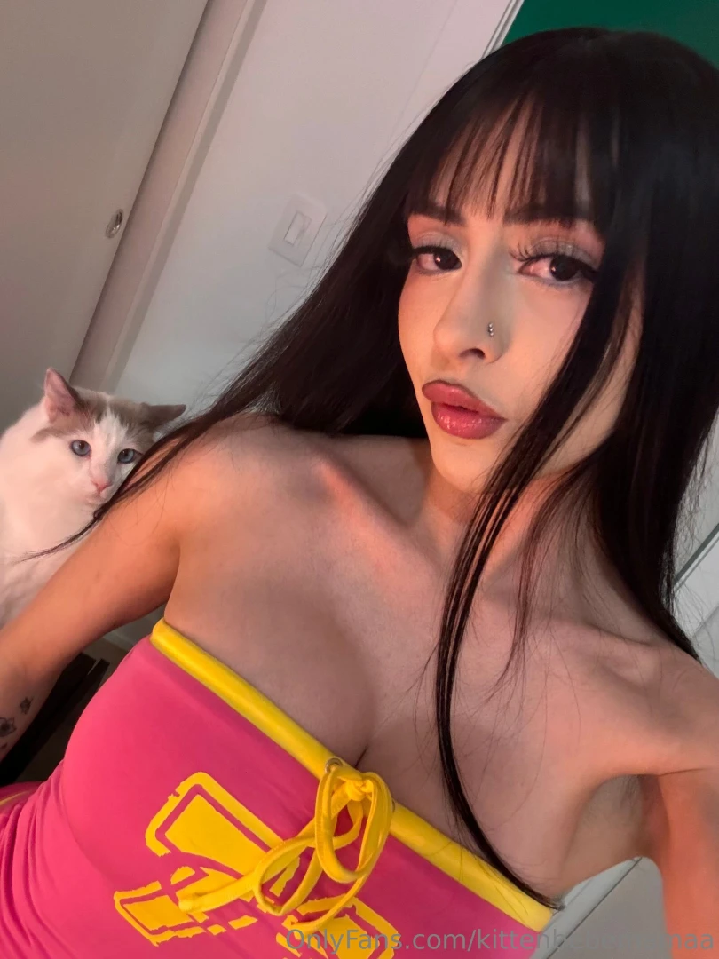 Wanna pet my pussy cat 