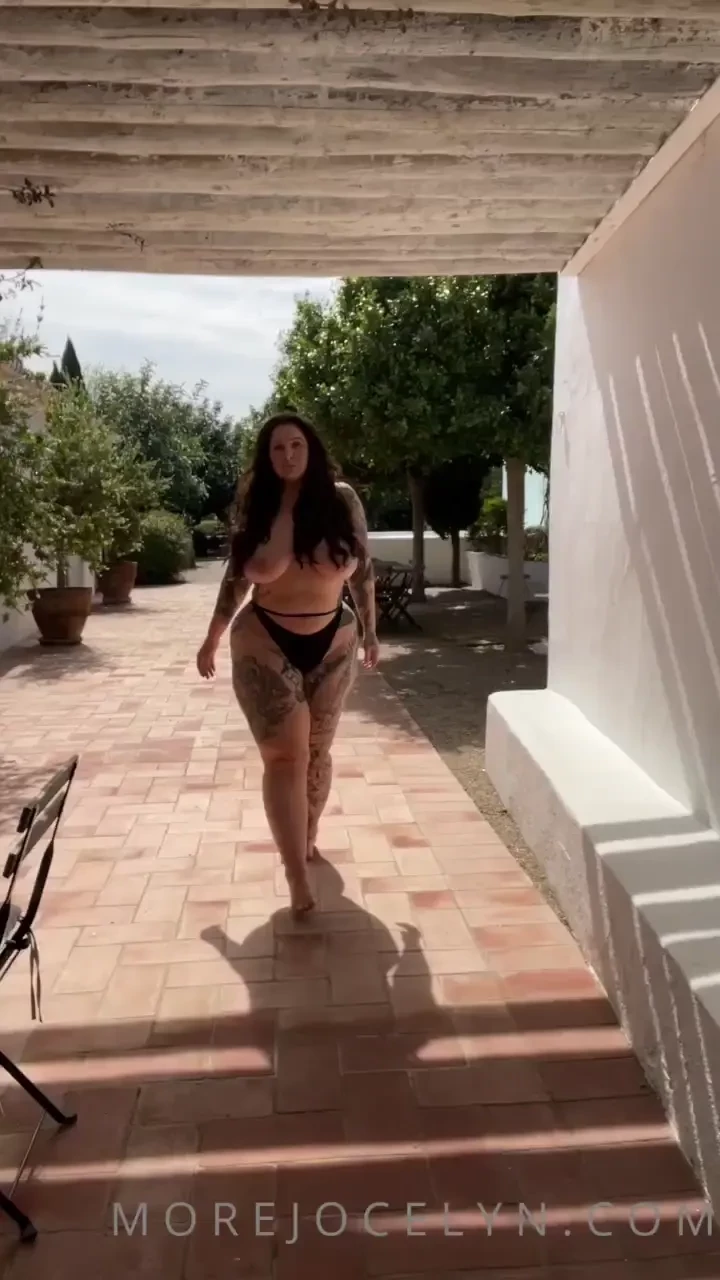 That hip to waist ratio 