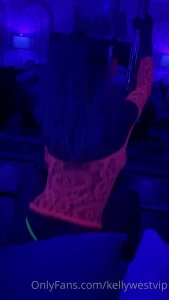 Hey babes let your mind run wild -who wants a private strip tease with