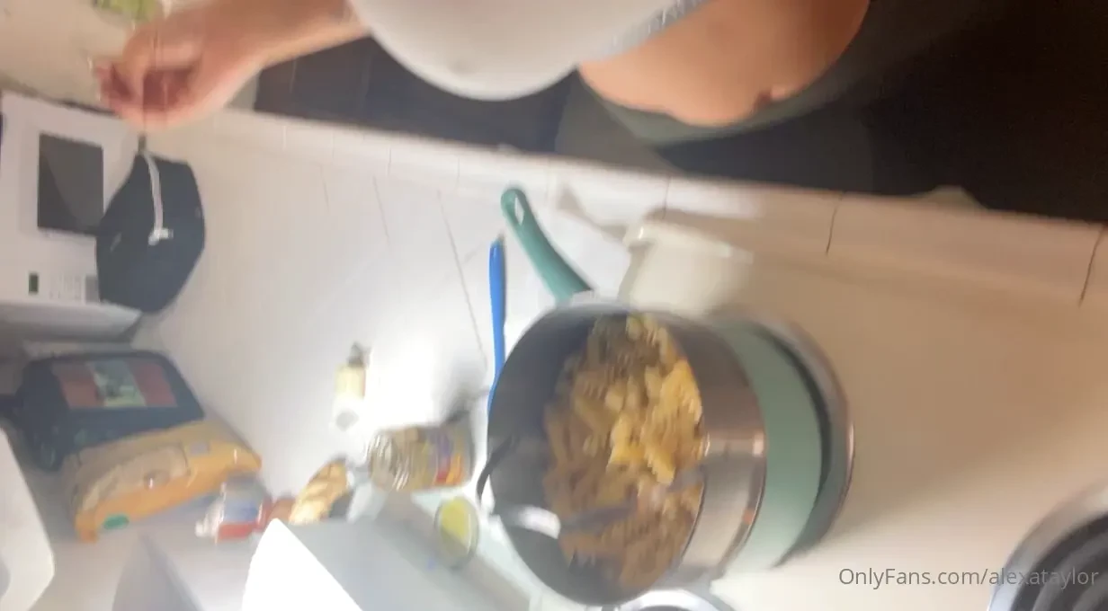 Can i cook you lunch baby 