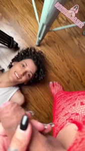 Bubblzexe accidentally got a face full of cum after i had em work the