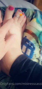 First cassidy had to tend to her garden but a pedi is so on today s