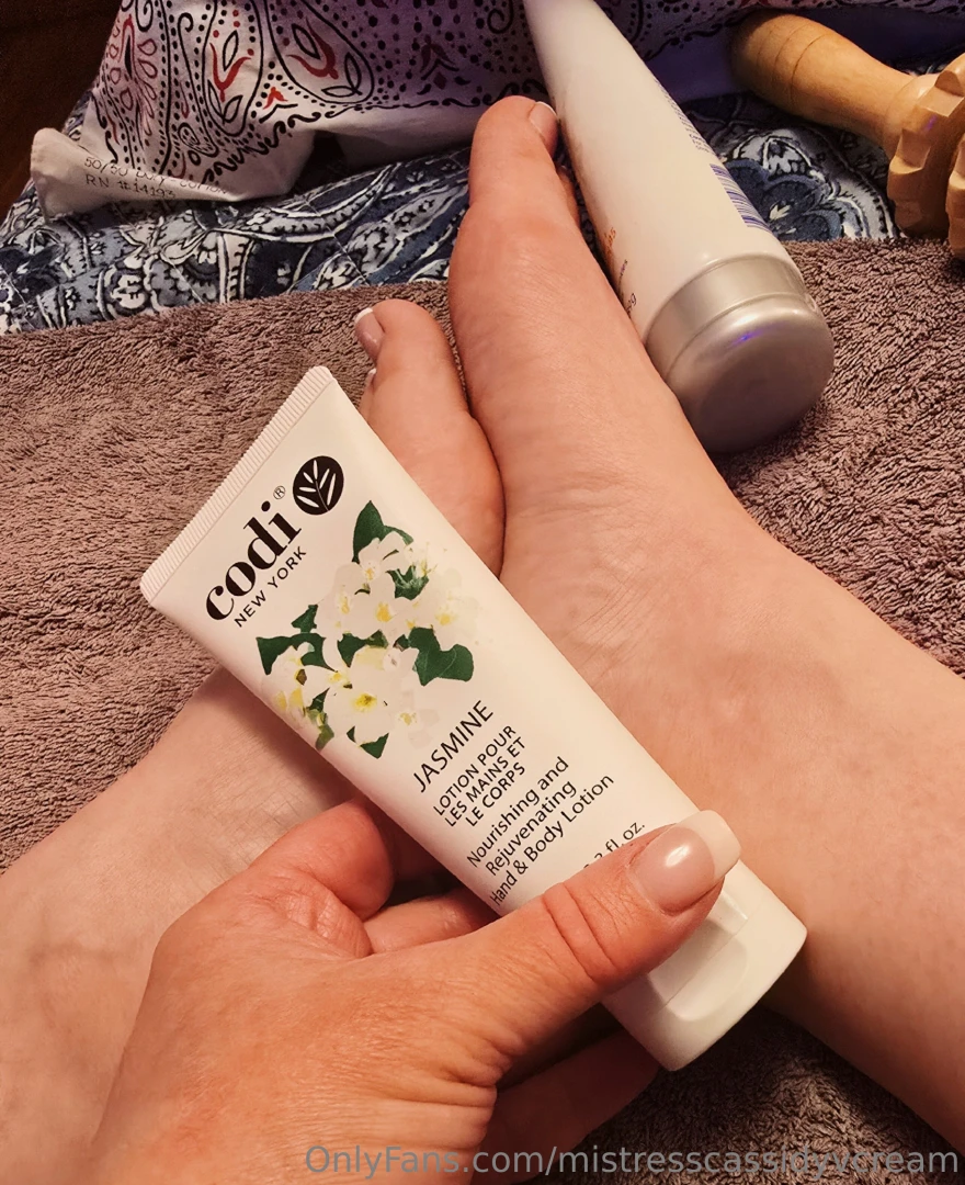 Prepping for the perfect foot massage imagine your hands doing the 