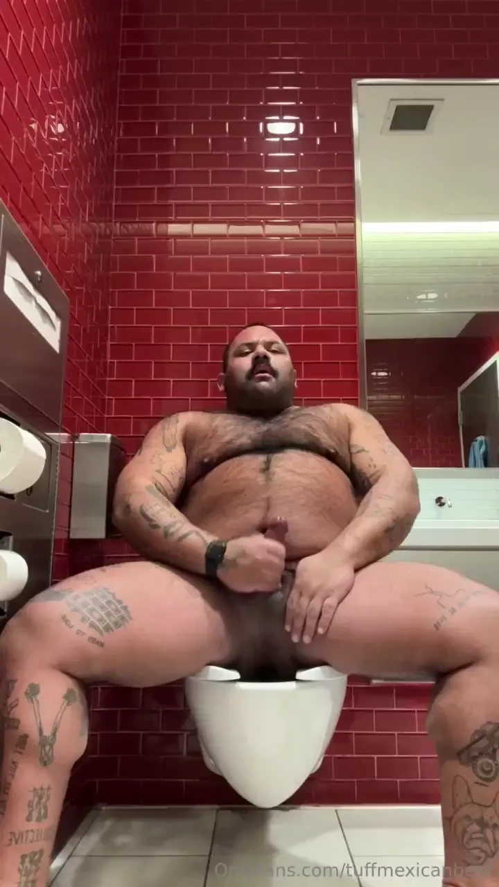 Horny in the delta sky lounge shower 